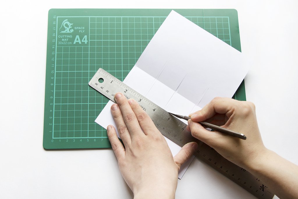 Printable Babyshower DIY Invite with palm leaves and yellow stripes