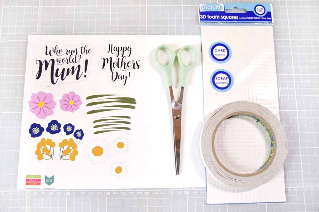 Hannah from Utensils0 has designed this gorgeous free printable Mother's Day card for you to download. 