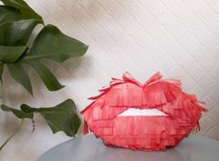 Lips pinata